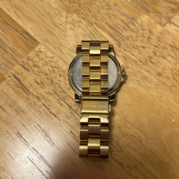 Michael Kors Gold Link Watch Women - Picture 2 of 2